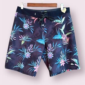 QUICKSILVER Highline Straight Leg 19" Boardshorts *NEW*